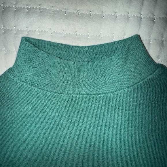 Reformation Cydney Forest green mock neck top. Size XS. VGUC. - Picture 8 of 16